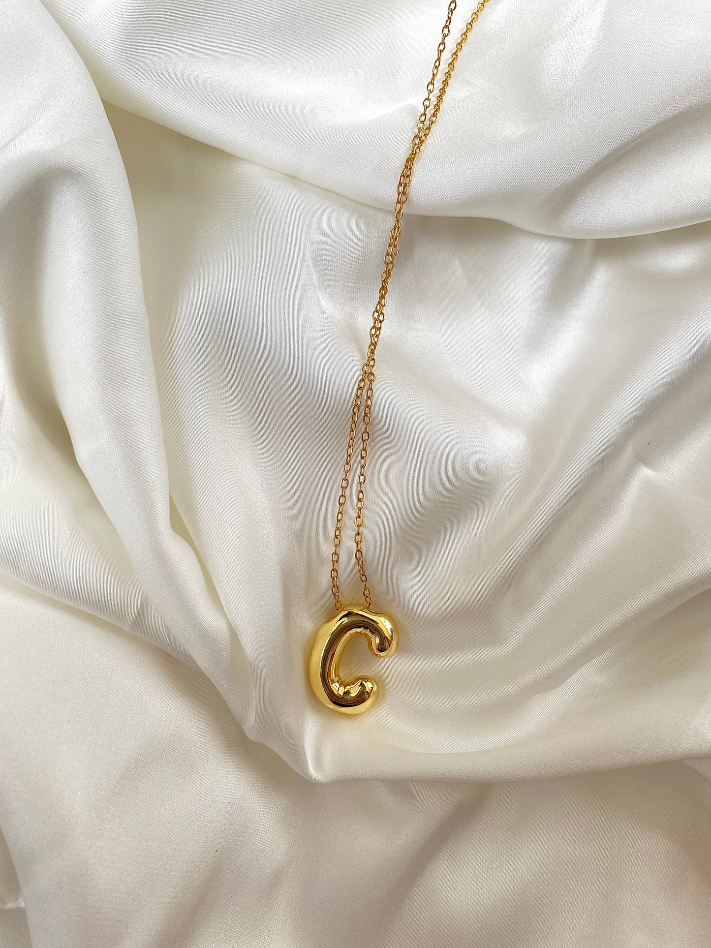 Collar Inicial Dorado